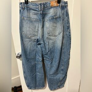 Blue denim barrel jeans